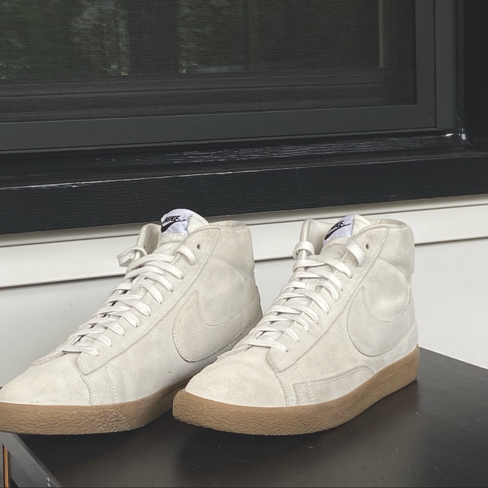 Suede White Nike Blazers